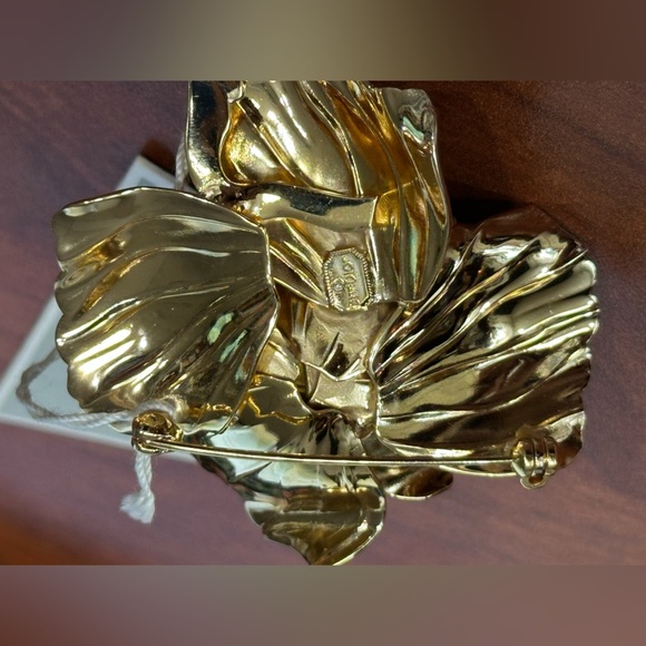 Dior Gold Floral Brooch - Picture 13 of 14